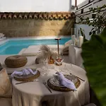 Boutique Patio Del Posadero