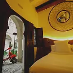 Boutique Patio Del Posadero