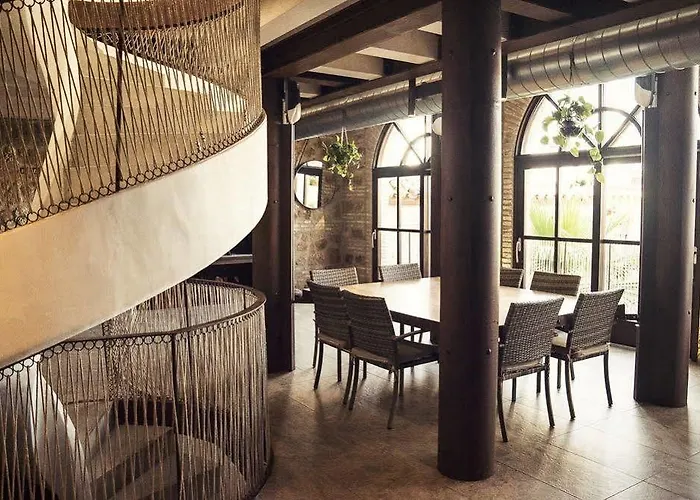 Boutique Patio Del Posadero מלון 3*